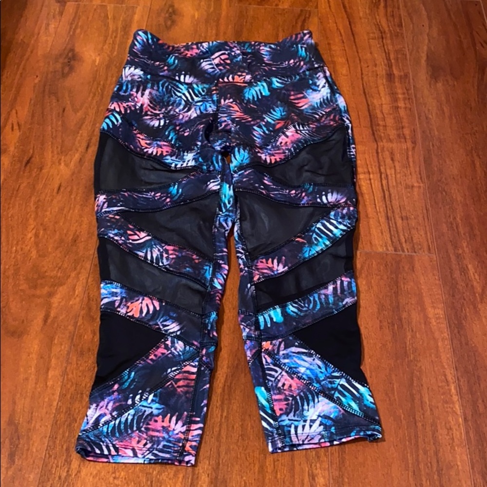 Jessica Simpson Crops